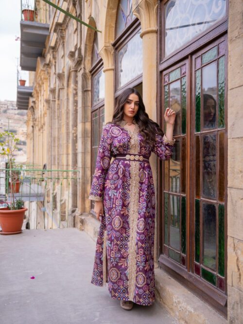 ⁦قفطان أرجوان التراث⁩ - الصورة ⁦3⁩